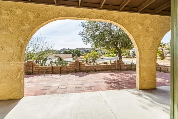 6381 Airway Avenue, Yucca Valley, California 92284
