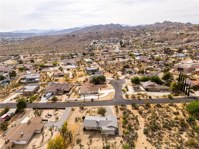 6381 Airway Avenue, Yucca Valley, California 92284