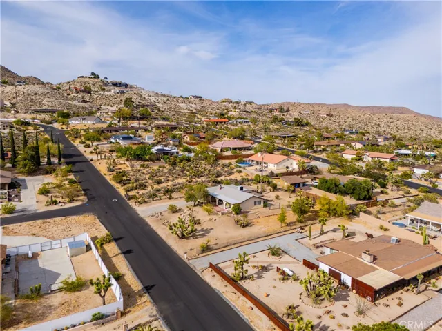 6381 Airway Avenue, Yucca Valley, California 92284