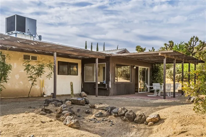 6381 Airway Avenue, Yucca Valley, California 92284