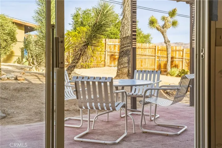 6381 Airway Avenue, Yucca Valley, California 92284