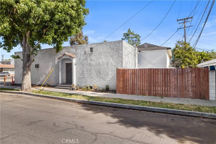 6095 Atlantic Ave, Long Beach, California 90805