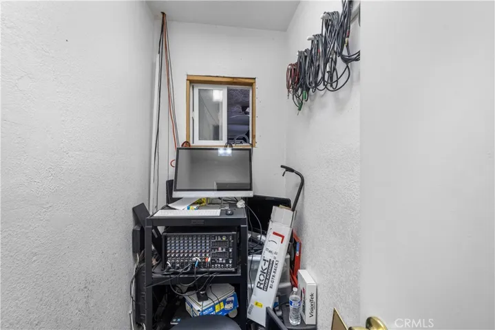 6095 Atlantic Ave, Long Beach, California 90805