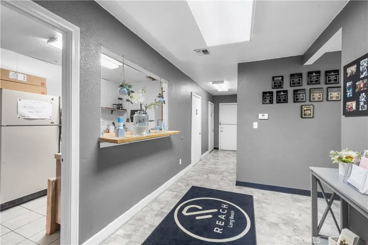 6095 Atlantic Ave, Long Beach, California 90805