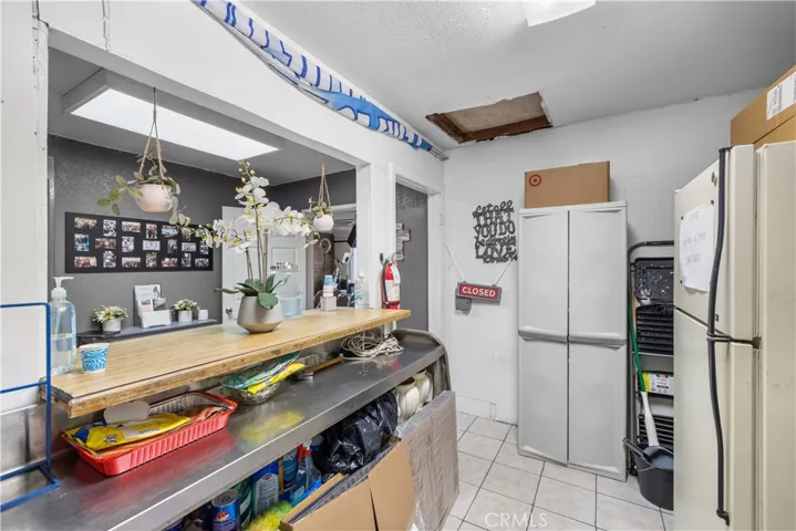 6095 Atlantic Ave, Long Beach, California 90805