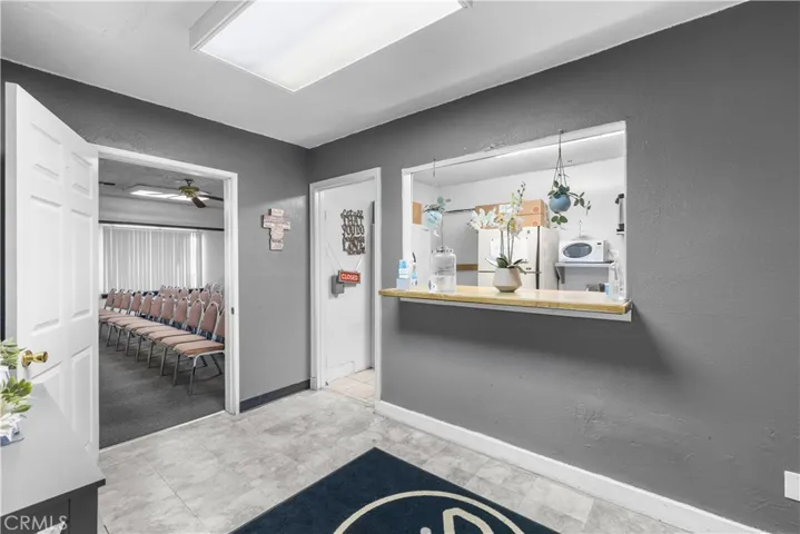 6095 Atlantic Ave, Long Beach, California 90805