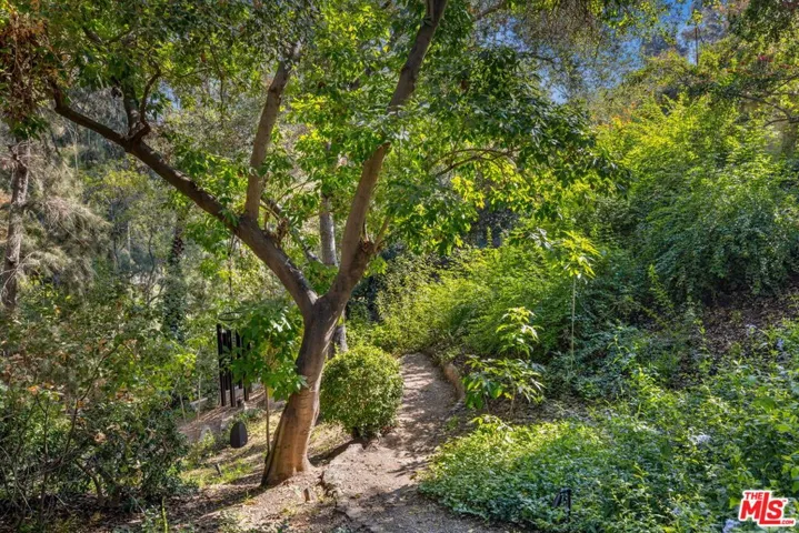4778 Bonvue Avenue, Los Angeles, California 90027