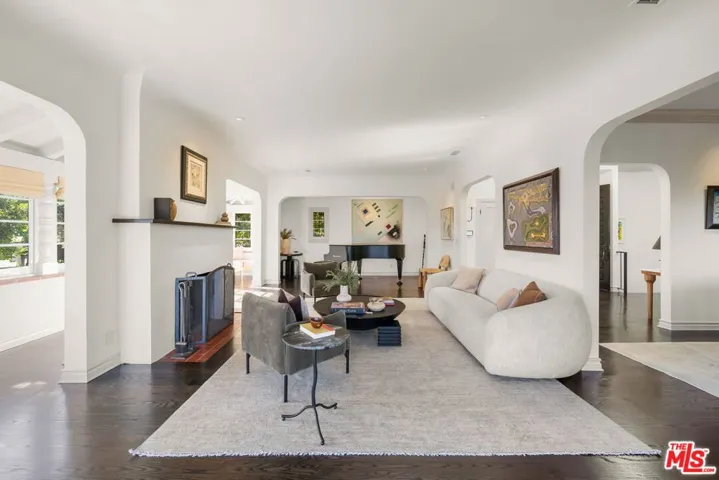 4778 Bonvue Avenue, Los Angeles, California 90027