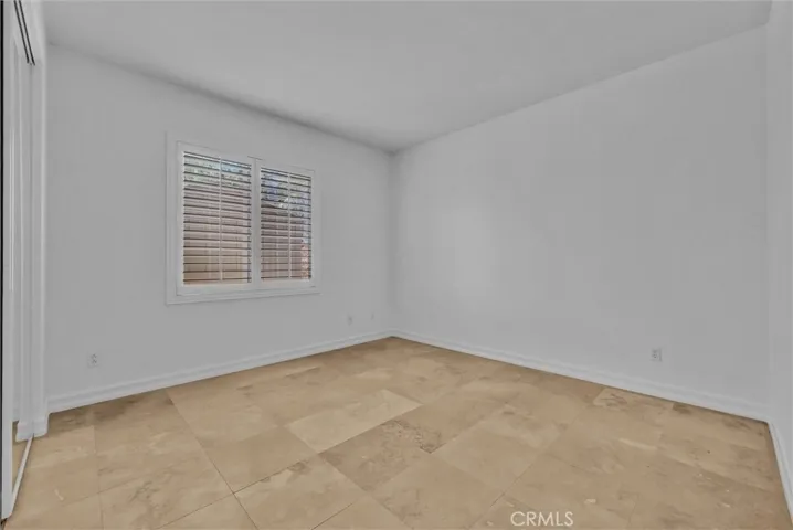 Downstairs bedroom.