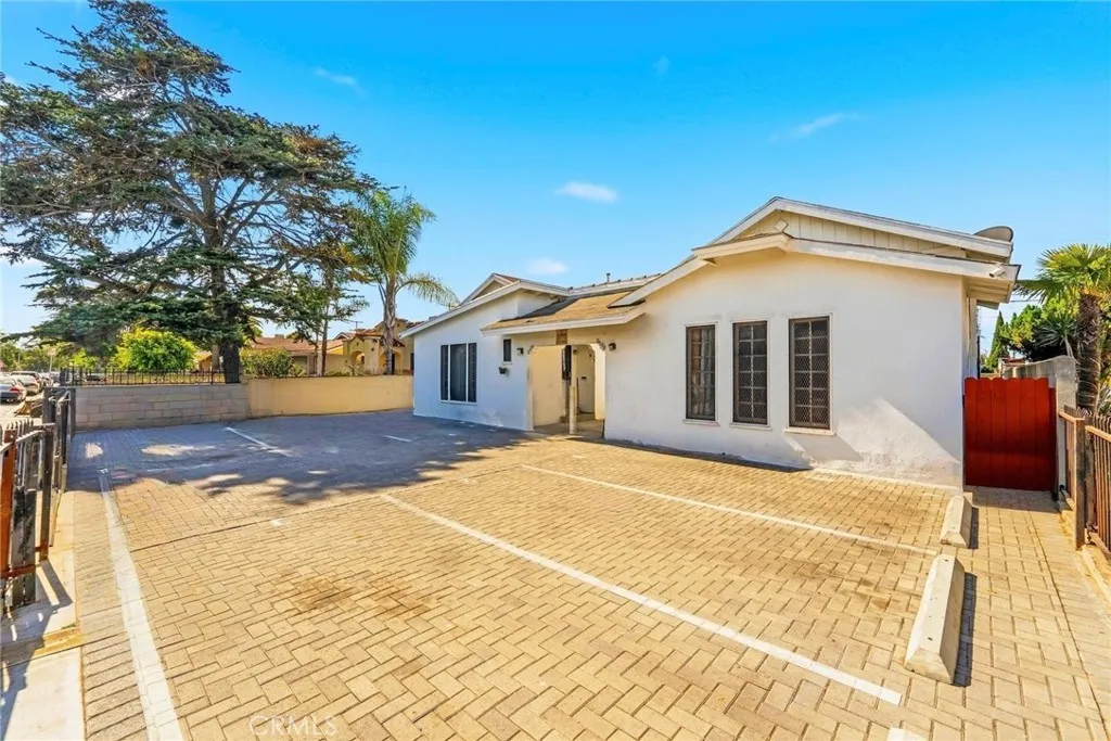 2500 Hill, Huntington Park, California 90255 — photo 4