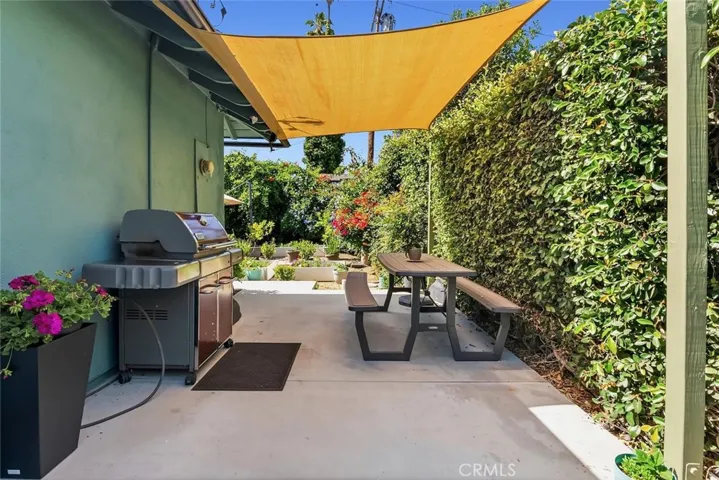 22240 Hart, Canoga Park, California 91303