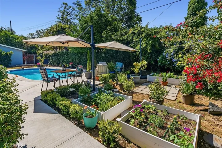22240 Hart, Canoga Park, California 91303