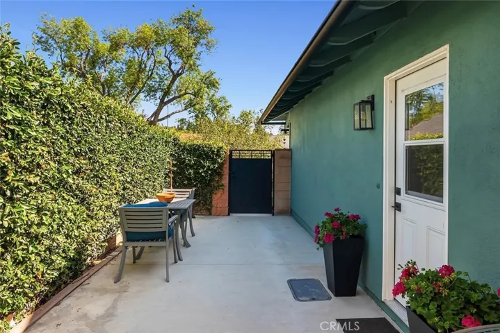 22240 Hart, Canoga Park, California 91303