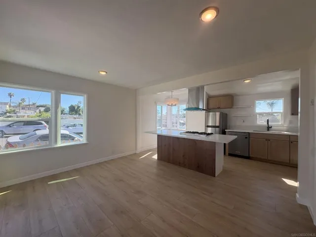 218-220 E Connecticut Ave, Vista, California 92084