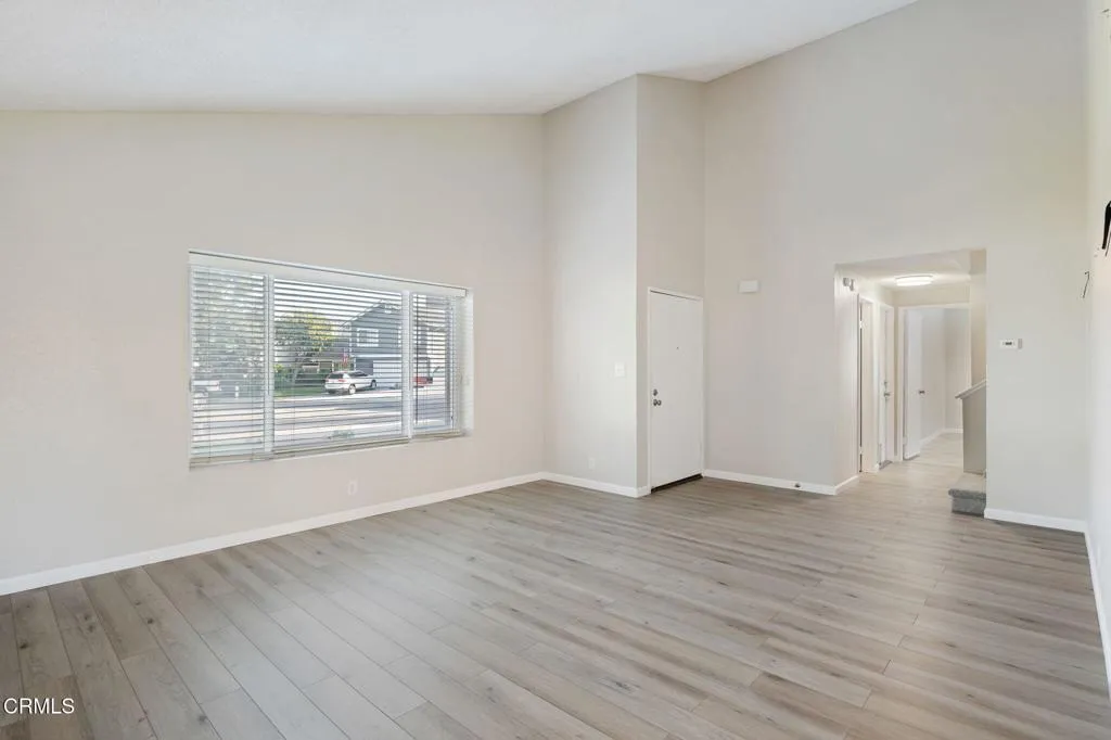 04-Living Room