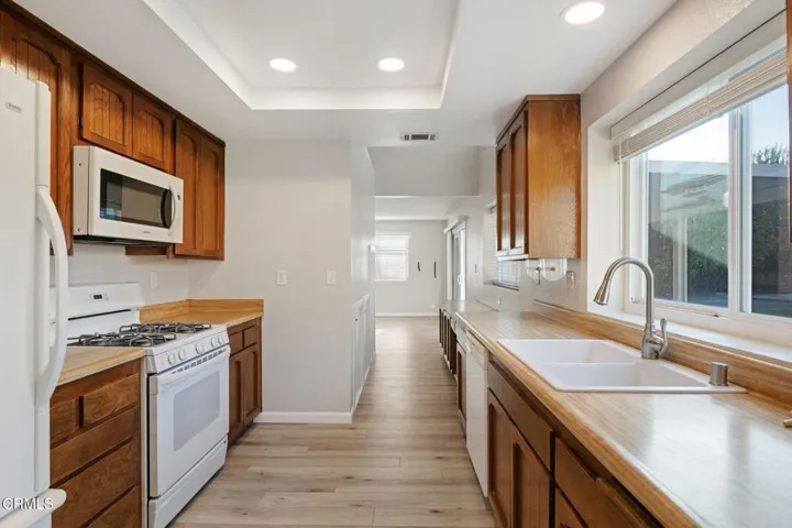 09-Kitchen