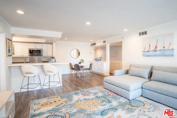 8145 Redlands Street 205, Playa Del Rey, California 90293