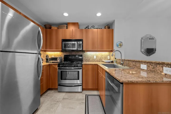 300 W Beech 204, San Diego, California 92101