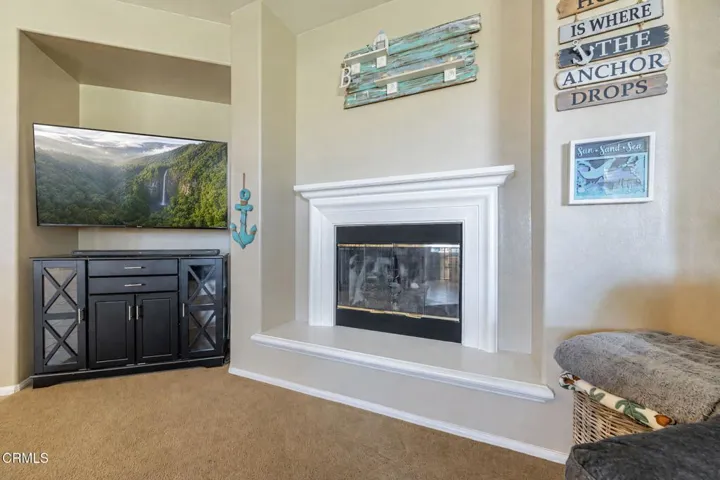 23-web-or-mls-Family Room 3