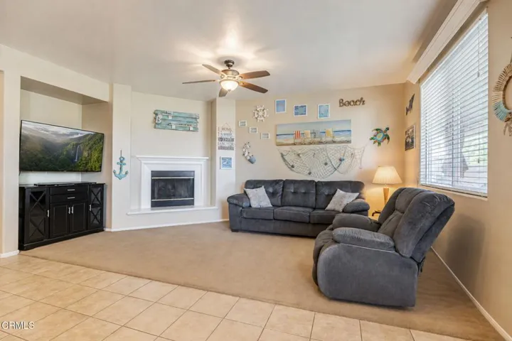 19-web-or-mls-Family Room 2