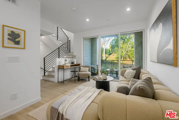 5851 Westside Crossing Lane, Los Angeles, California 90034