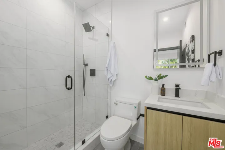5851 Westside Crossing Lane, Los Angeles, California 90034