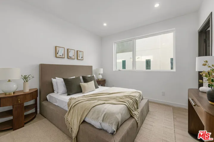5851 Westside Crossing Lane, Los Angeles, California 90034
