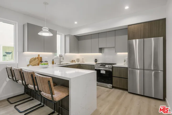 5851 Westside Crossing Lane, Los Angeles, California 90034