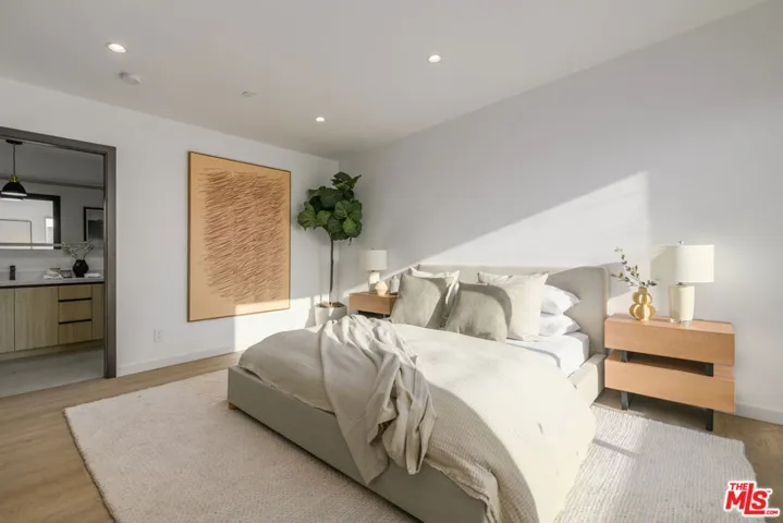 5851 Westside Crossing Lane, Los Angeles, California 90034