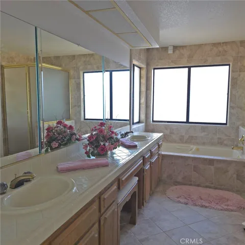 30127 White Wake, Canyon Lake, California 92587