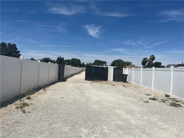 43119 20th W, Lancaster, California 93534