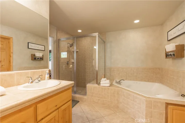 166 N Teakwood Drive, Big Bear Lake, California 92315