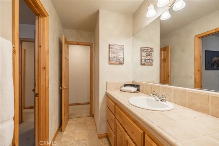 166 N Teakwood Drive, Big Bear Lake, California 92315