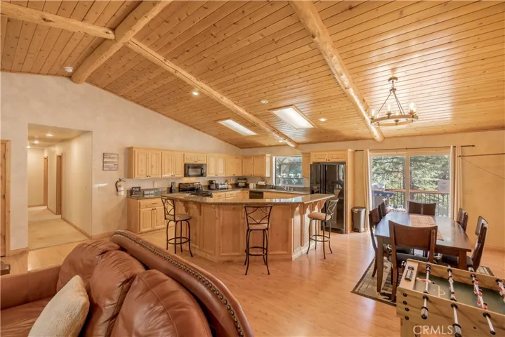 166 N Teakwood Drive, Big Bear Lake, California 92315
