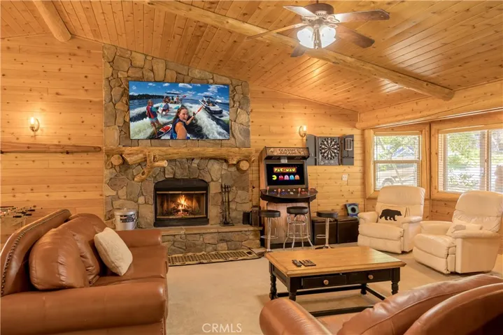 166 N Teakwood Drive, Big Bear Lake, California 92315