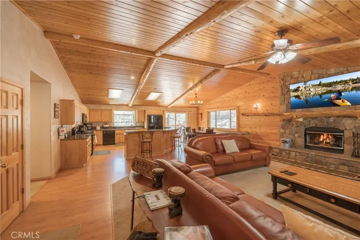 166 N Teakwood Drive, Big Bear Lake, California 92315