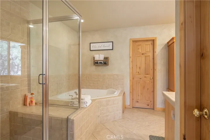 166 N Teakwood Drive, Big Bear Lake, California 92315