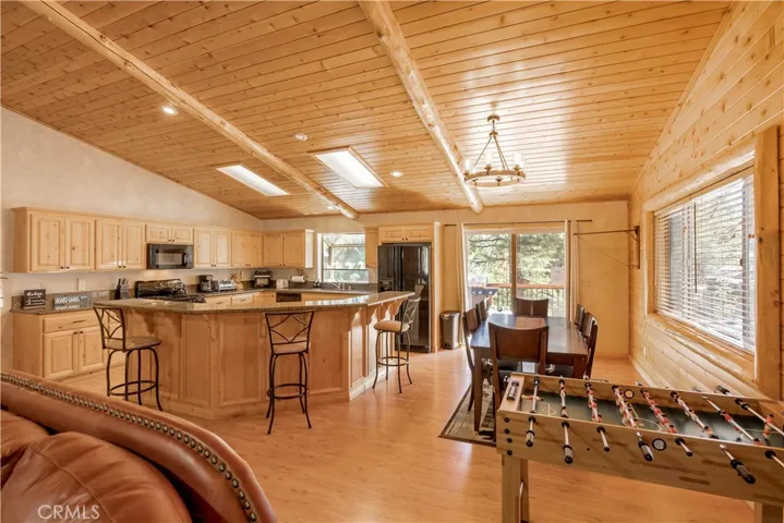 166 N Teakwood Drive, Big Bear Lake, California 92315