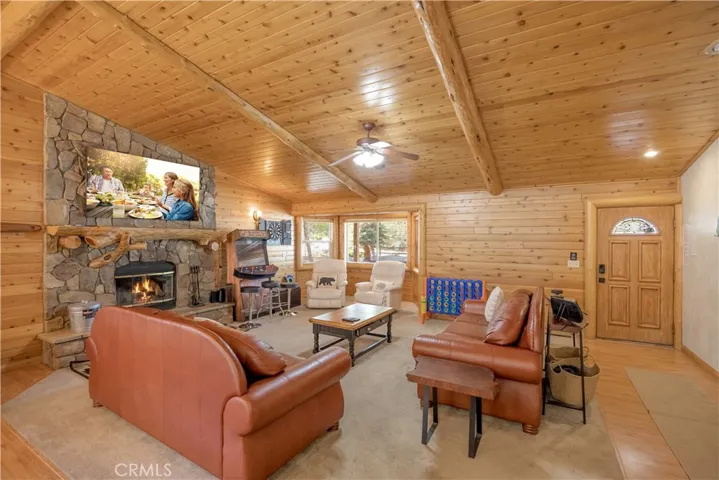 166 N Teakwood Drive, Big Bear Lake, California 92315