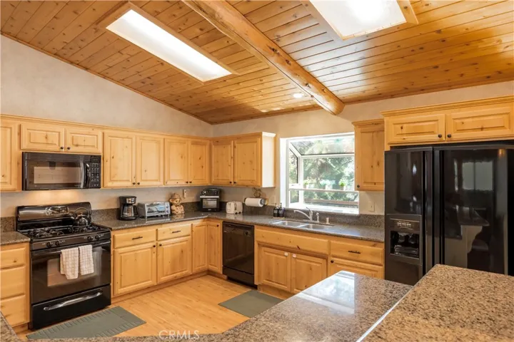 166 N Teakwood Drive, Big Bear Lake, California 92315
