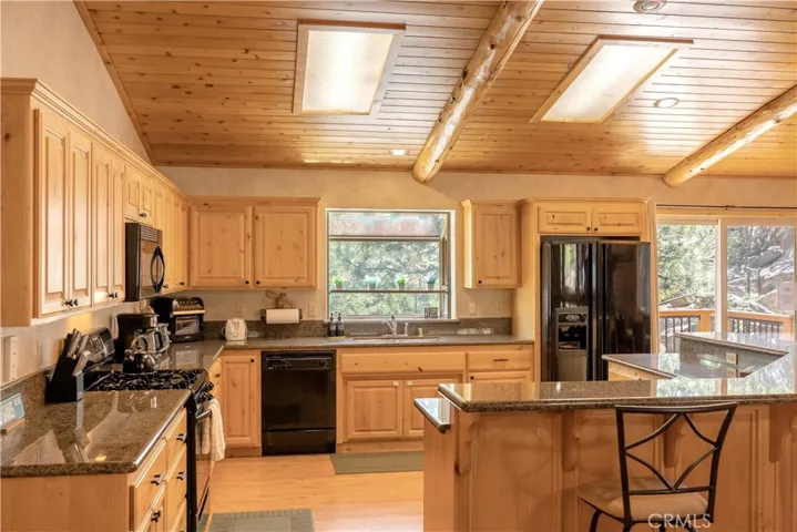 166 N Teakwood Drive, Big Bear Lake, California 92315