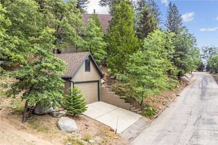 This home sits on wide cul-de-sac road! :)