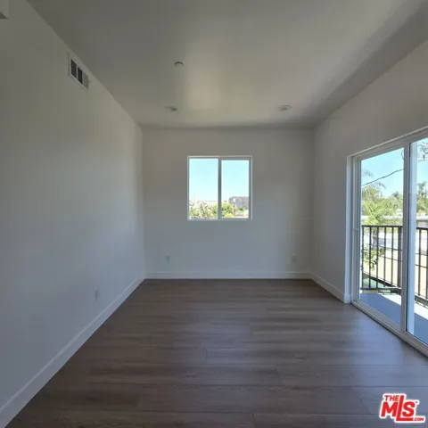 10827 1/2 Peach Grove Street 1/2, North Hollywood, California 91601