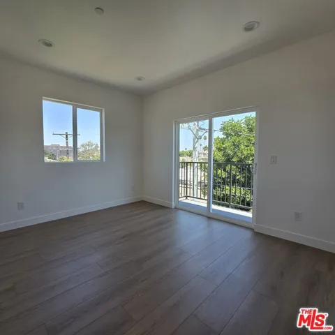 10827 1/2 Peach Grove Street 1/2, North Hollywood, California 91601