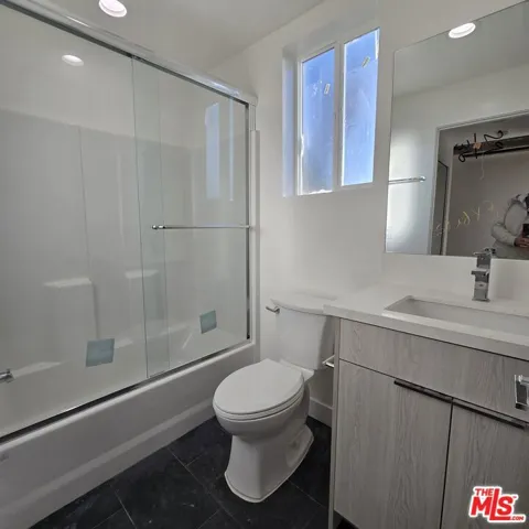 10827 1/2 Peach Grove Street 1/2, North Hollywood, California 91601