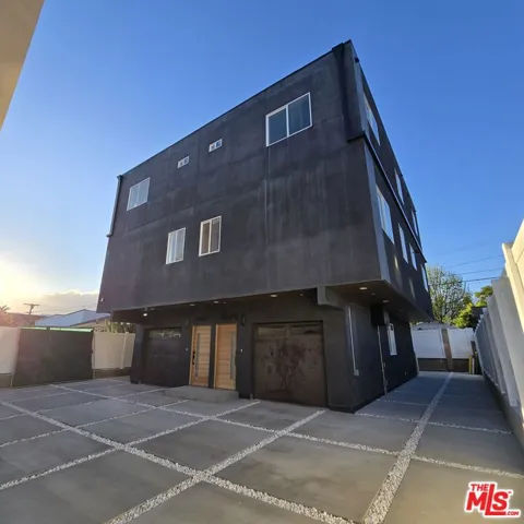 10827 1/2 Peach Grove Street 1/2, North Hollywood, California 91601