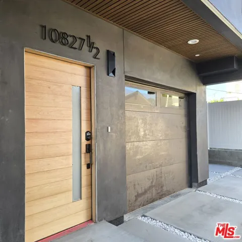 10827 1/2 Peach Grove Street 1/2, North Hollywood, California 91601