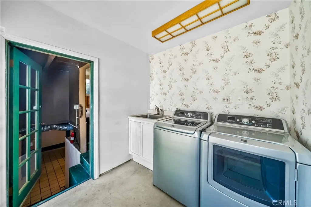 Indoor Laundry Room