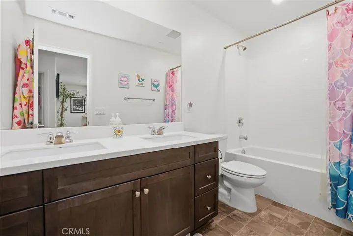Upstairs Hallway Bathroom