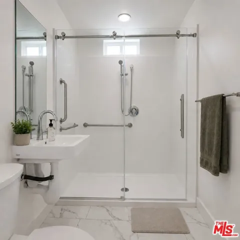 10829 Peach Grove Street 3, North Hollywood, California 91601